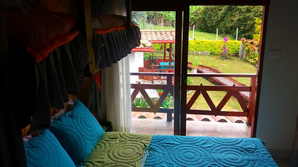 Coliving La Boira Bed & Breakfast Jardin Bagian luar foto