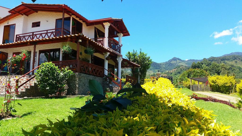 Coliving La Boira Bed & Breakfast Jardin Bagian luar foto