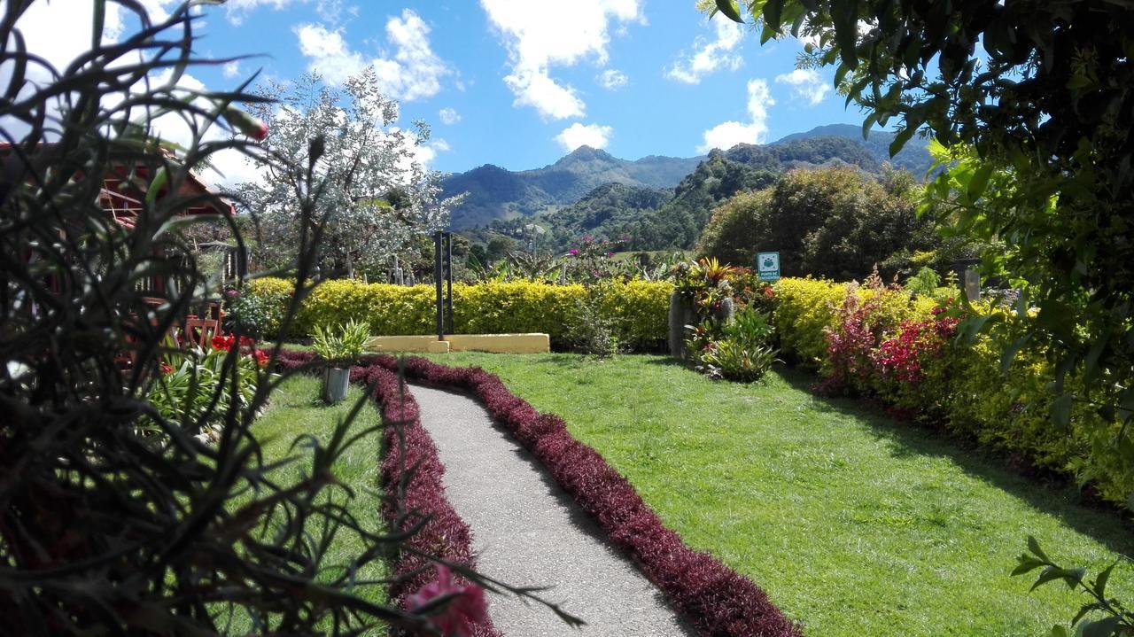 Coliving La Boira Bed & Breakfast Jardin Bagian luar foto