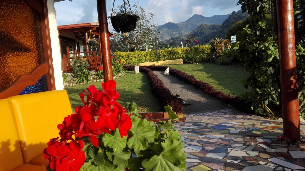 Coliving La Boira Bed & Breakfast Jardin Bagian luar foto