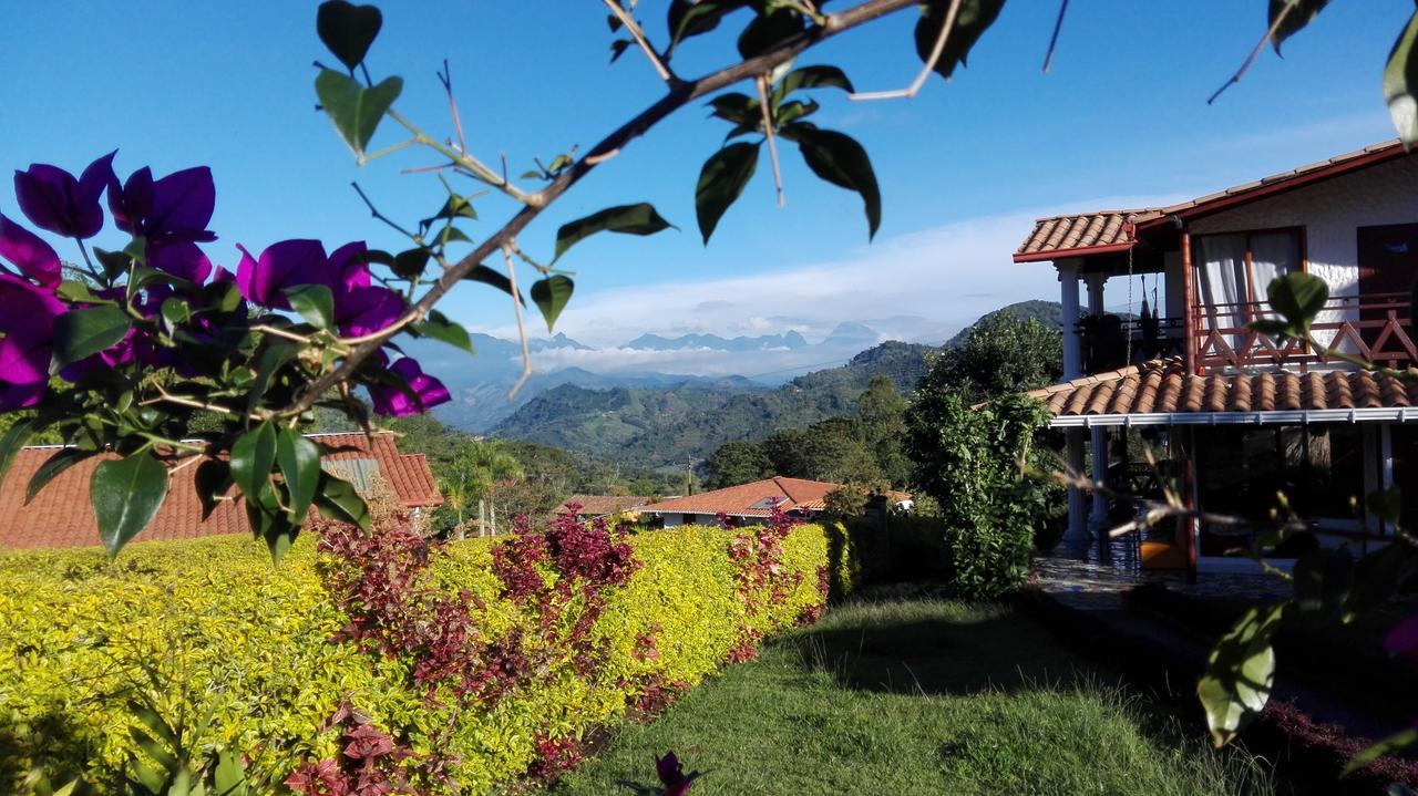 Coliving La Boira Bed & Breakfast Jardin Bagian luar foto